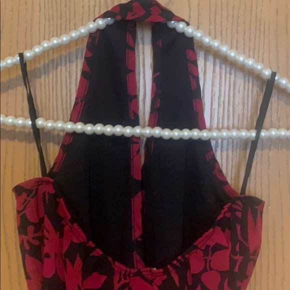 Sheer black/red flowers back out top - Picture 5 of 5